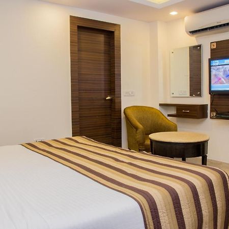 Hotel Pawan Plaza Near Sir Ganga Ram Hospital Delhi  Eksteriør billede