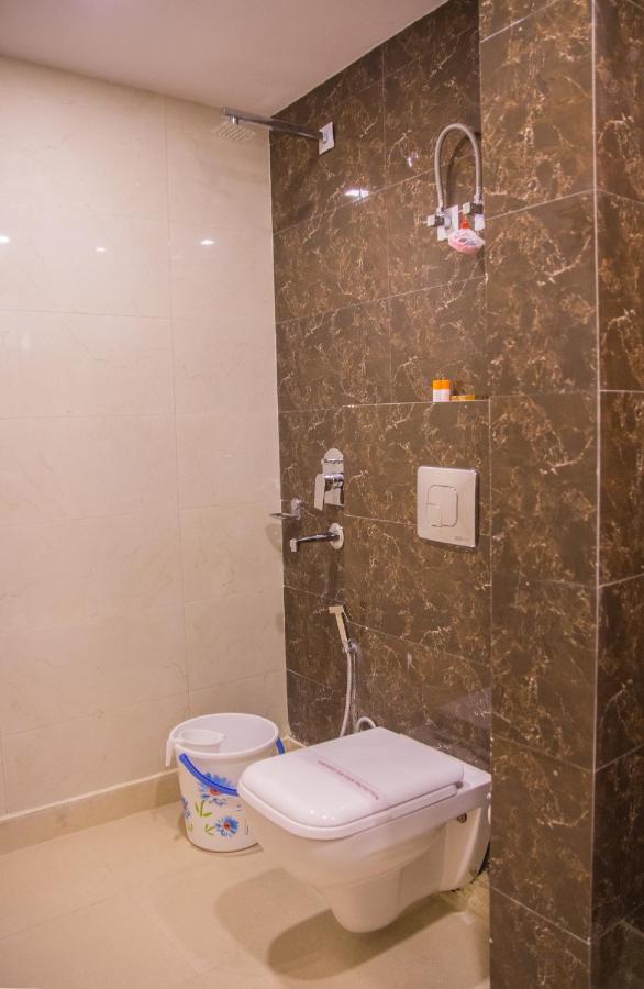 Hotel Pawan Plaza Near Sir Ganga Ram Hospital Delhi  Eksteriør billede