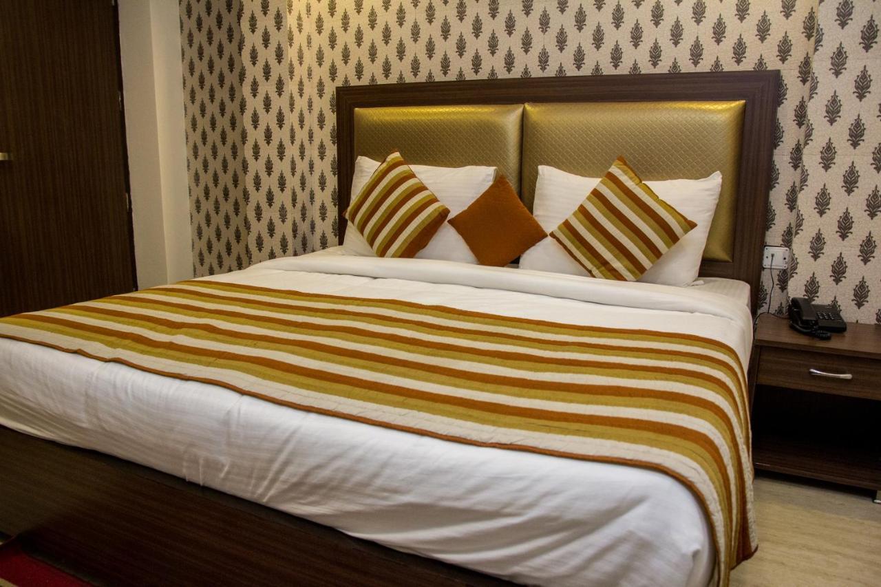 Hotel Pawan Plaza Near Sir Ganga Ram Hospital Delhi  Eksteriør billede
