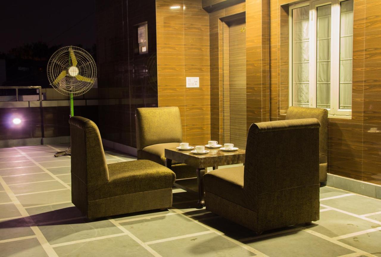 Hotel Pawan Plaza Near Sir Ganga Ram Hospital Delhi  Eksteriør billede