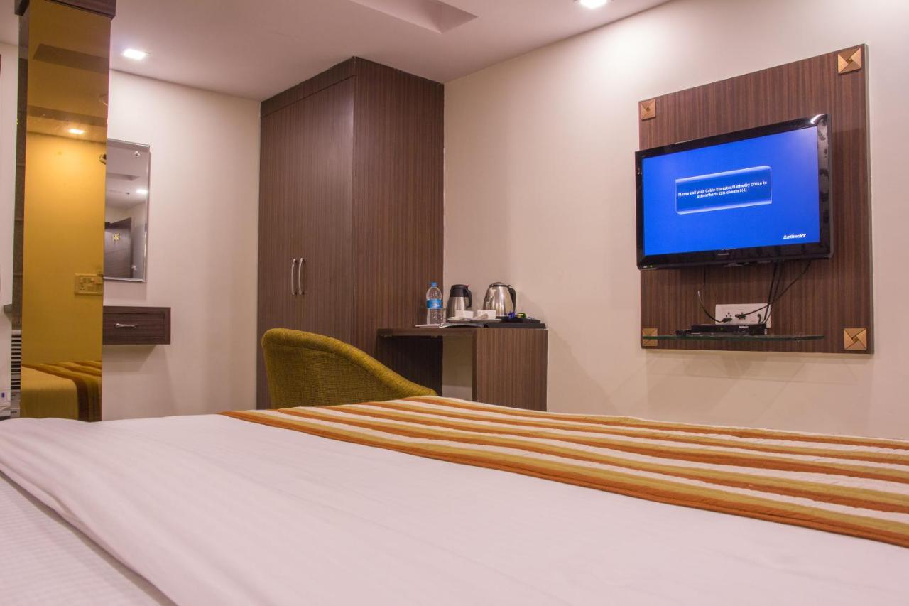 Hotel Pawan Plaza Near Sir Ganga Ram Hospital Delhi  Eksteriør billede