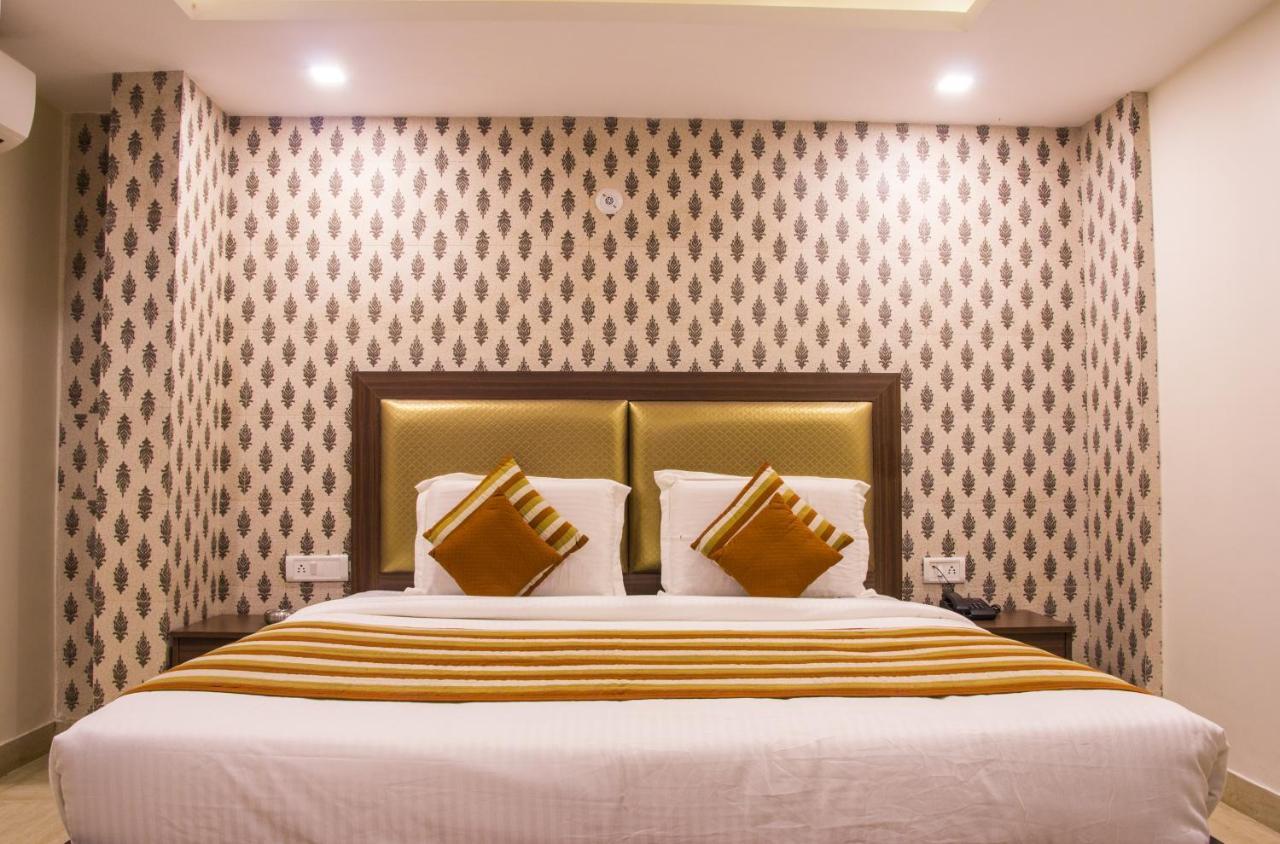 Hotel Pawan Plaza Near Sir Ganga Ram Hospital Delhi  Eksteriør billede