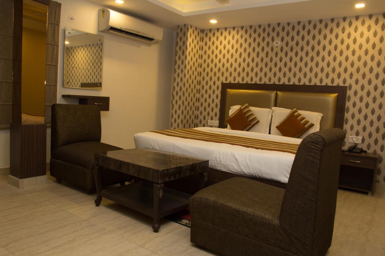 Hotel Pawan Plaza Near Sir Ganga Ram Hospital Delhi  Eksteriør billede