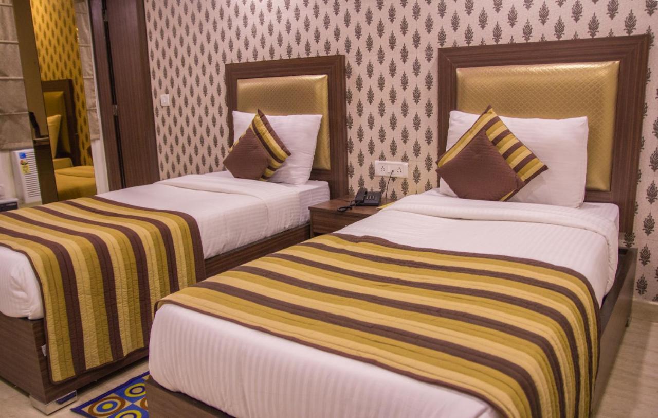 Hotel Pawan Plaza Near Sir Ganga Ram Hospital Delhi  Eksteriør billede