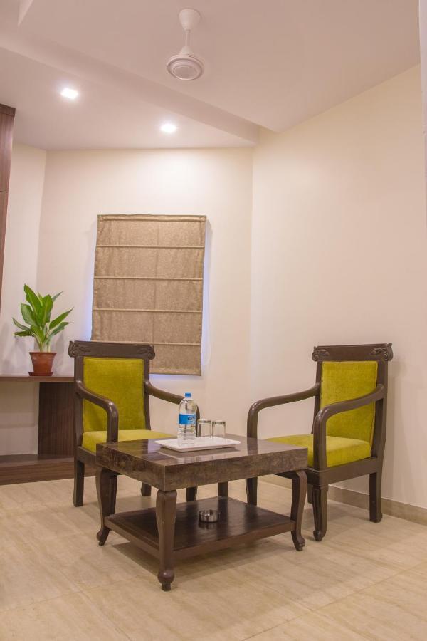 Hotel Pawan Plaza Near Sir Ganga Ram Hospital Delhi  Eksteriør billede