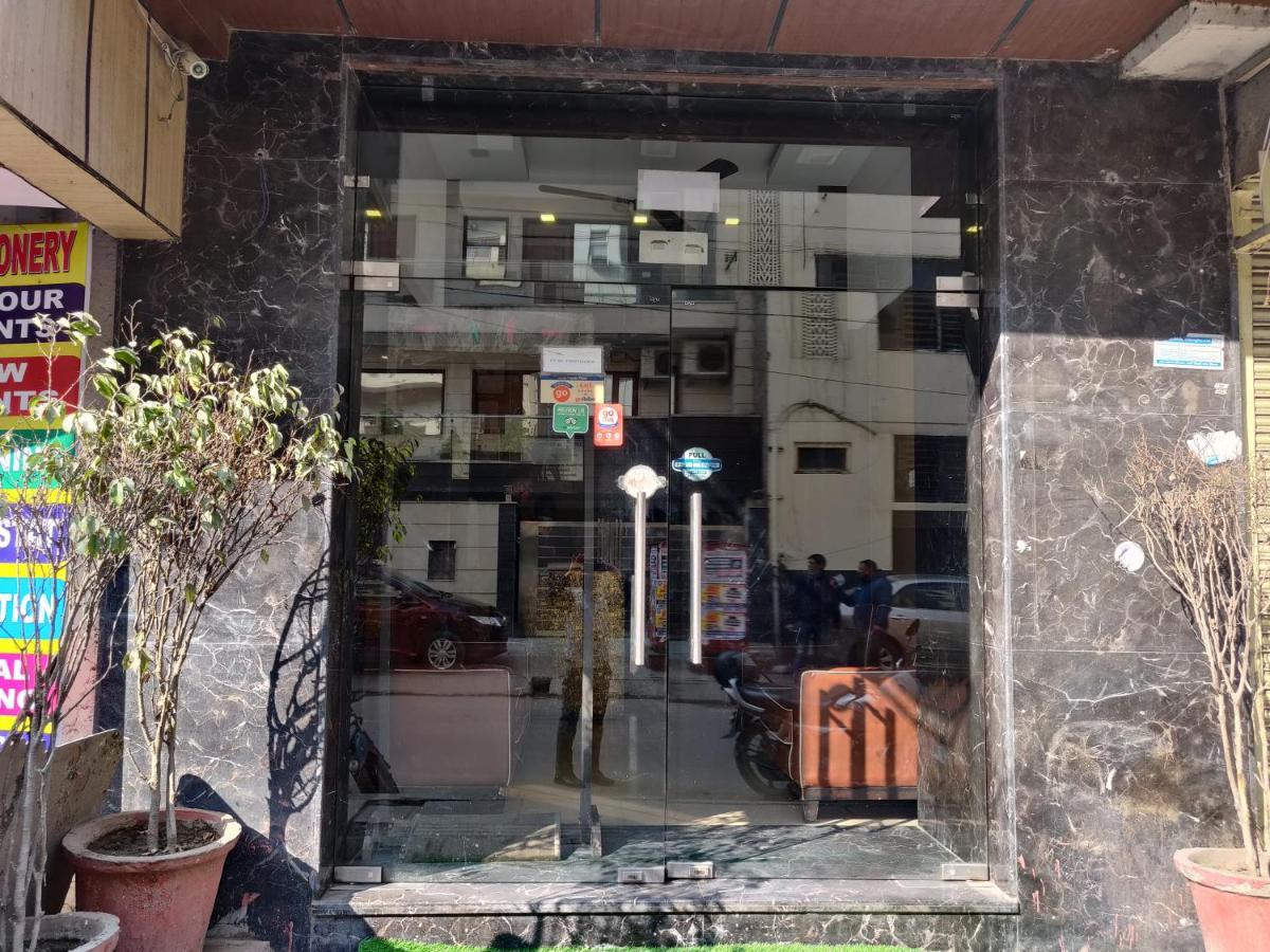 Hotel Pawan Plaza Near Sir Ganga Ram Hospital Delhi  Eksteriør billede
