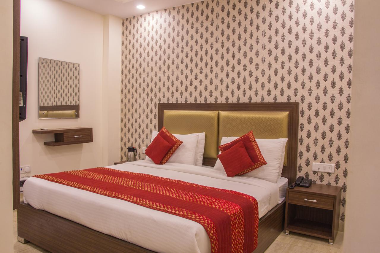 Hotel Pawan Plaza Near Sir Ganga Ram Hospital Delhi  Eksteriør billede