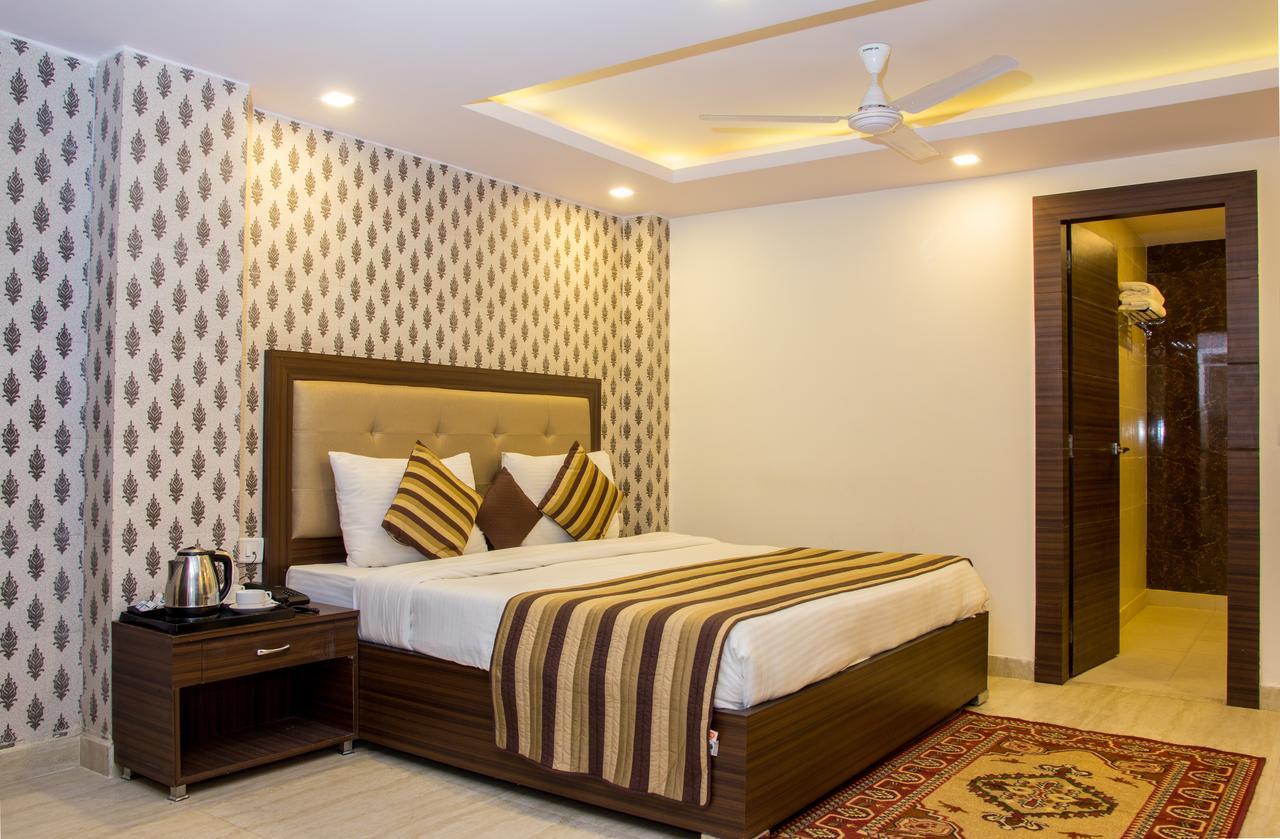 Hotel Pawan Plaza Near Sir Ganga Ram Hospital Delhi  Eksteriør billede
