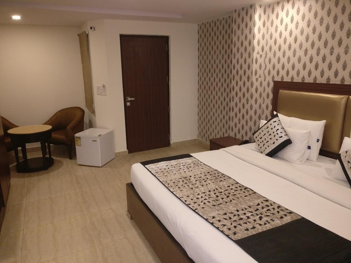 Hotel Pawan Plaza Near Sir Ganga Ram Hospital Delhi  Eksteriør billede